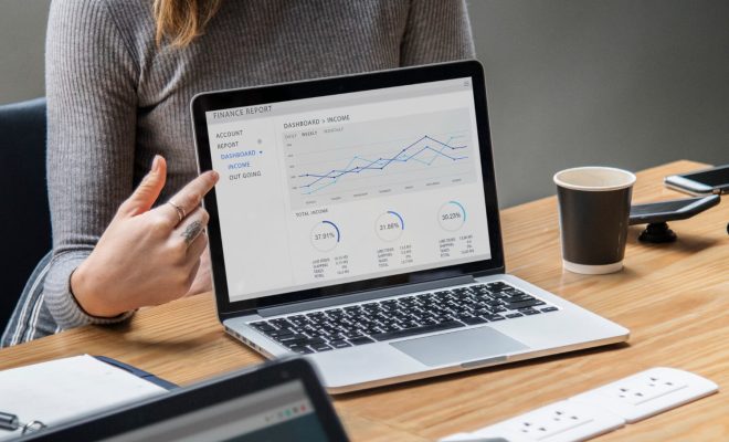 ce să faci după un update Google – analiză de trafic și date de performanță pe laptop